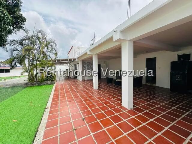 Casa (Duplex) en Alquiler en La Rosaleda, Lara - 29