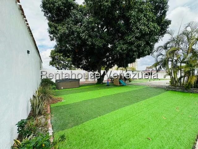 Casa (Duplex) en Alquiler en La Rosaleda, Lara - 31