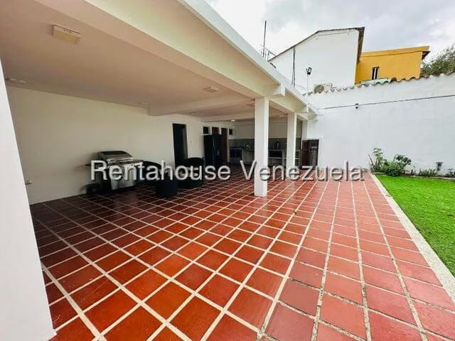 Casa (Duplex) en Alquiler en La Rosaleda, Lara - 32