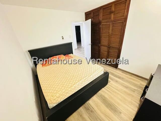 Casa (Duplex) en Alquiler en La Rosaleda, Lara - 36