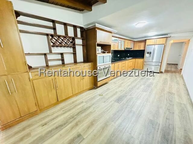 Casa (Duplex) en Alquiler en La Rosaleda, Lara - 38