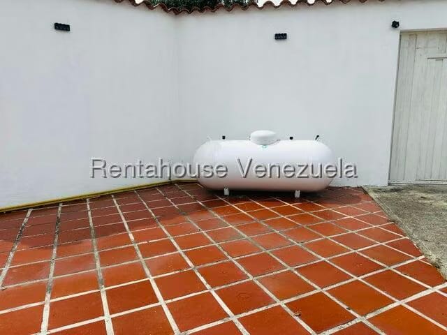 Casa (Duplex) en Alquiler en La Rosaleda, Lara - 47