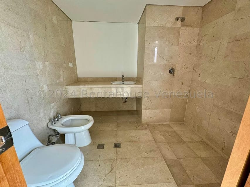 Apartamento (1 Nivel) en Venta en Lomas de Las Mercedes, Distrito Metropolitano - 13