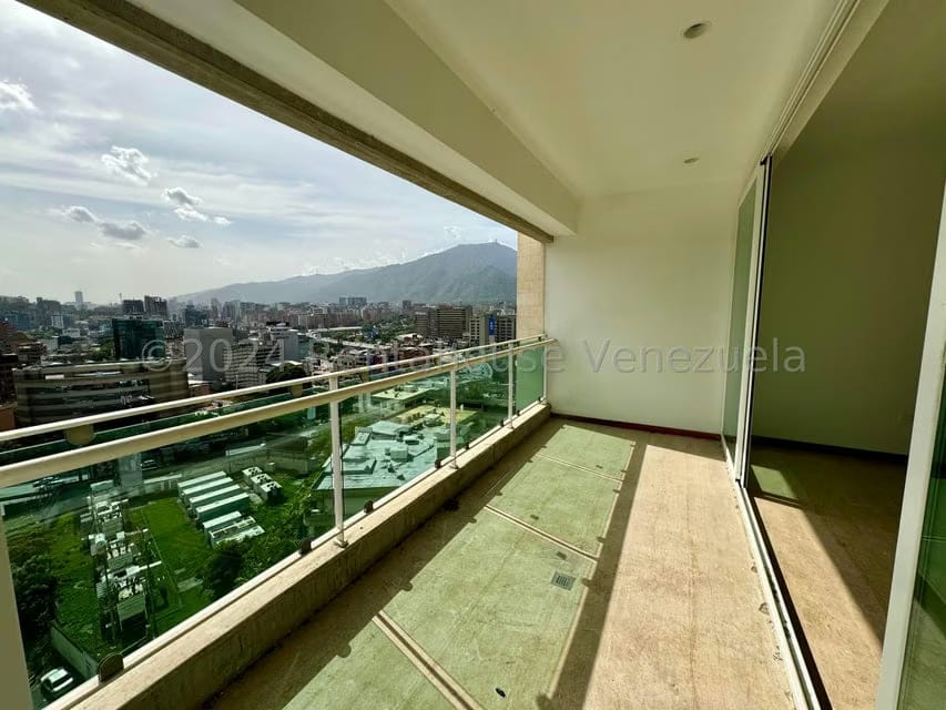 Apartamento (1 Nivel) en Venta en Lomas de Las Mercedes, Distrito Metropolitano - 4