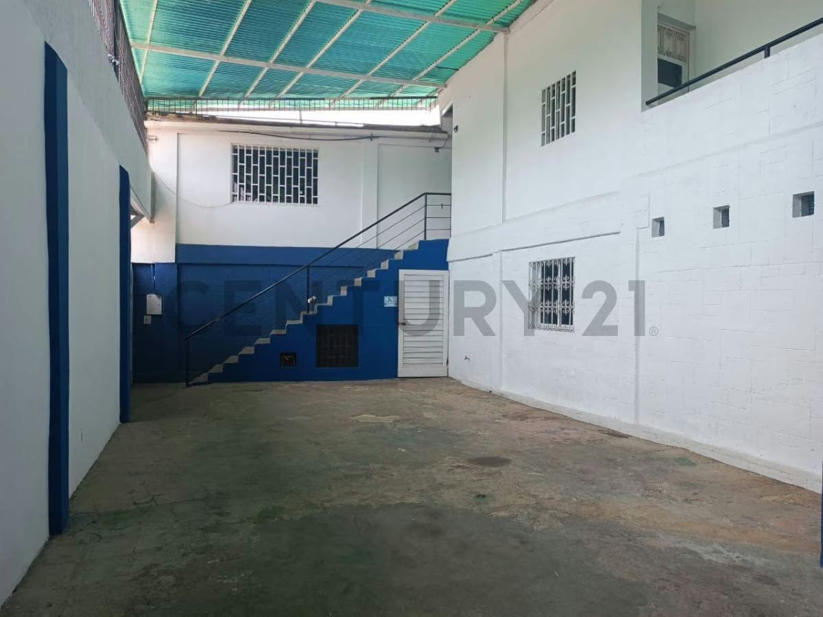 Galpón Comercial y Residencial - 6