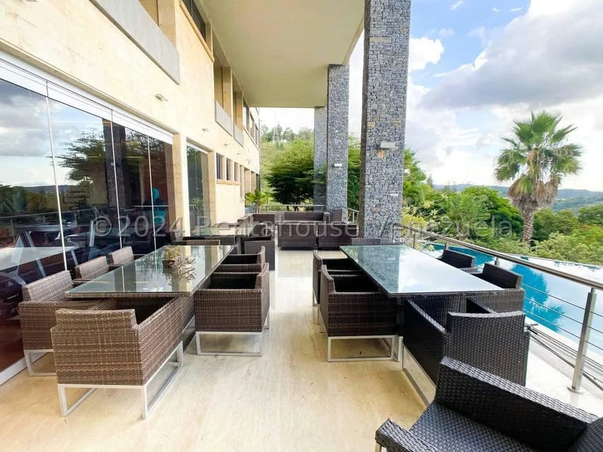 Casa (Multipes Niveles) en Venta en La Trinidad, Distrito Metropolitano - 111