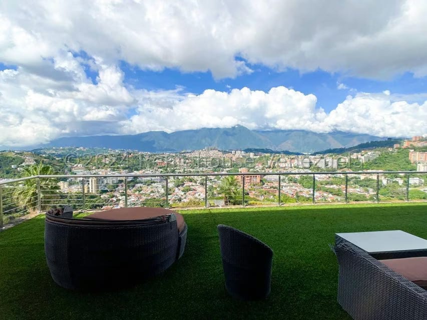 Casa (Multipes Niveles) en Venta en La Trinidad, Distrito Metropolitano - 121