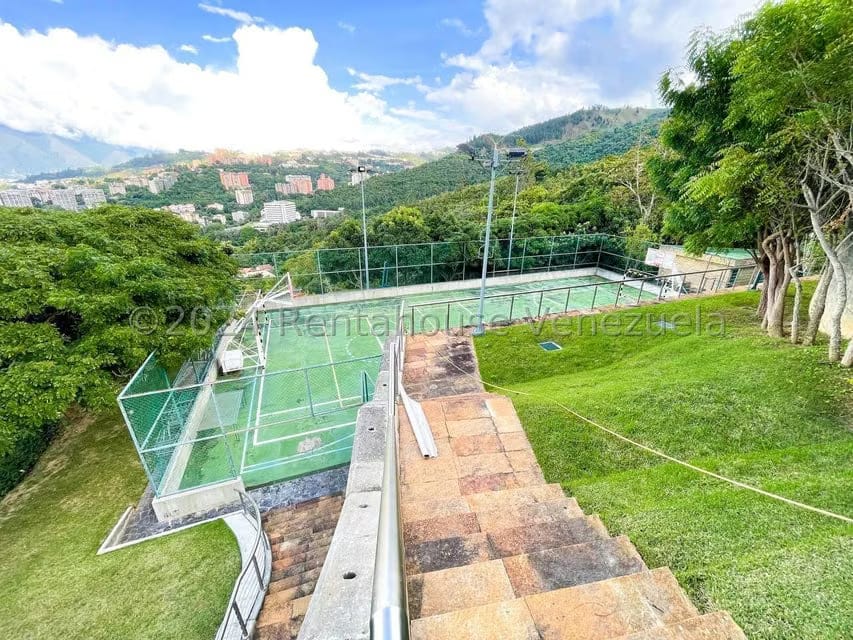 Casa (Multipes Niveles) en Venta en La Trinidad, Distrito Metropolitano - 126