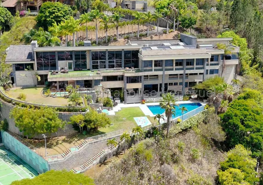 Casa (Multipes Niveles) en Venta en La Trinidad, Distrito Metropolitano - 127