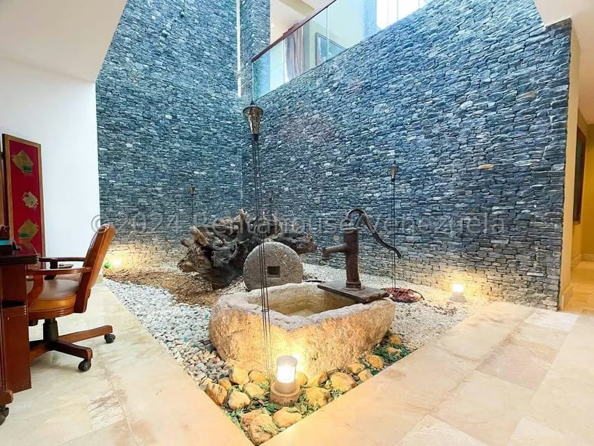 Casa (Multipes Niveles) en Venta en La Trinidad, Distrito Metropolitano - 33