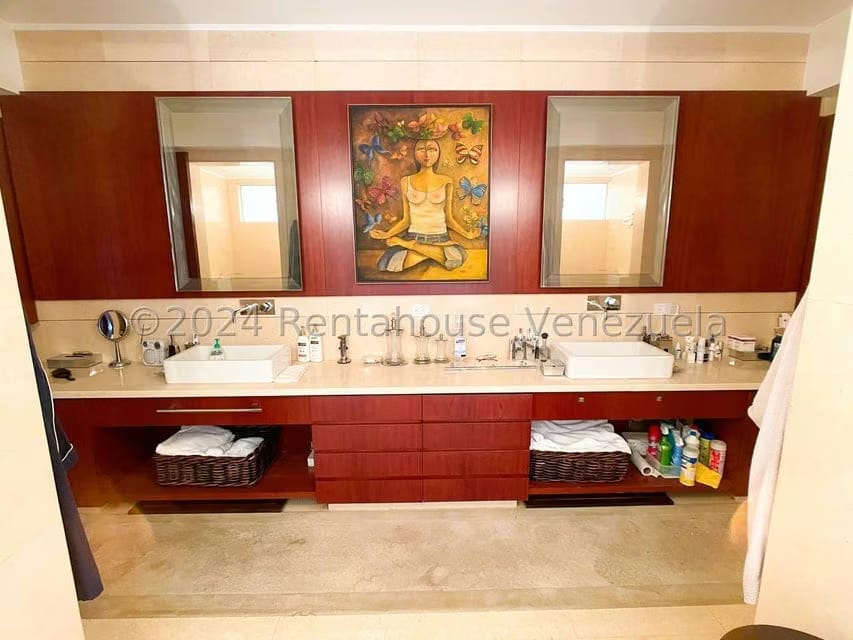 Casa (Multipes Niveles) en Venta en La Trinidad, Distrito Metropolitano - 65