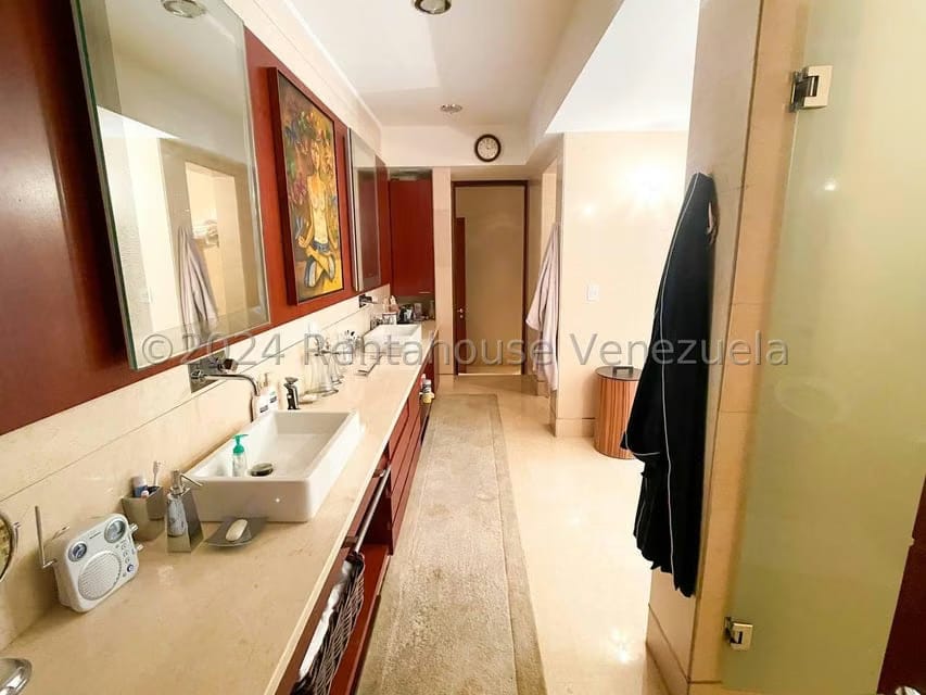 Casa (Multipes Niveles) en Venta en La Trinidad, Distrito Metropolitano - 66