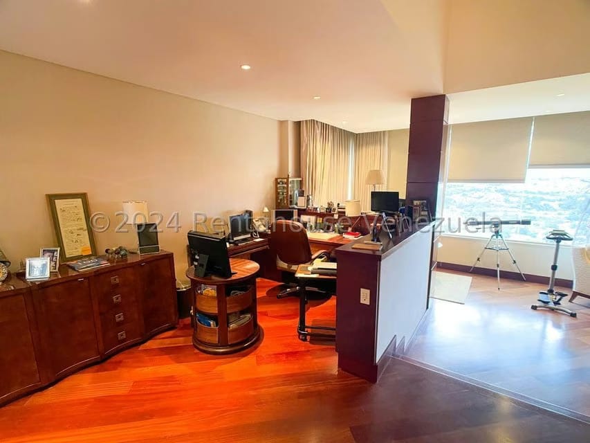 Casa (Multipes Niveles) en Venta en La Trinidad, Distrito Metropolitano - 69
