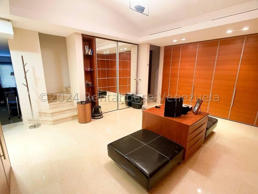 Casa (Multipes Niveles) en Venta en La Trinidad, Distrito Metropolitano - 71