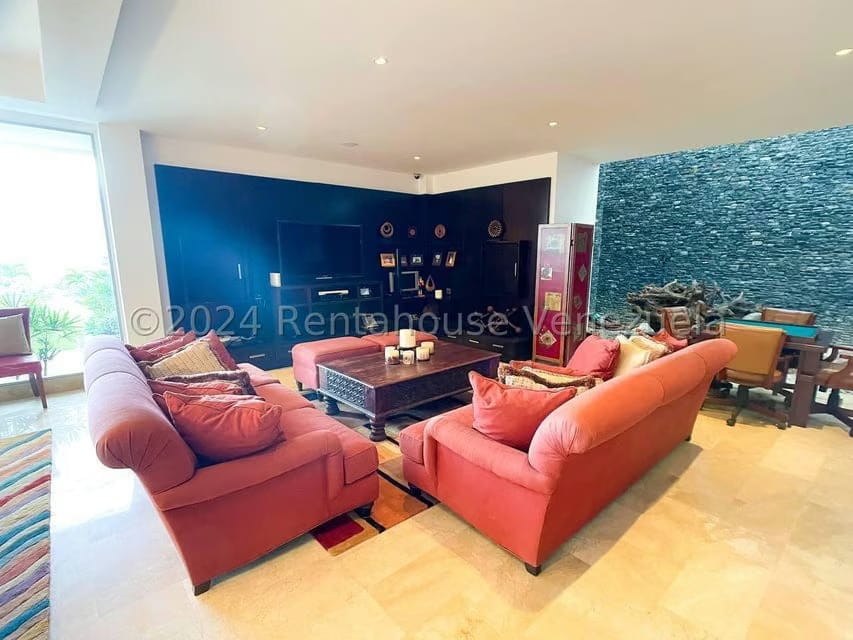 Casa (Multipes Niveles) en Venta en La Trinidad, Distrito Metropolitano - 85