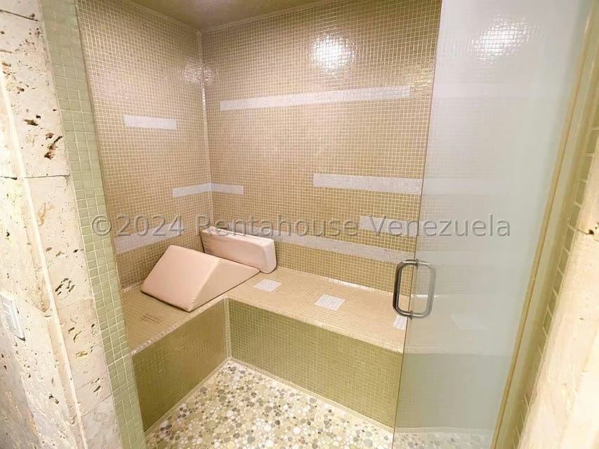 Casa (Multipes Niveles) en Venta en La Trinidad, Distrito Metropolitano - 92