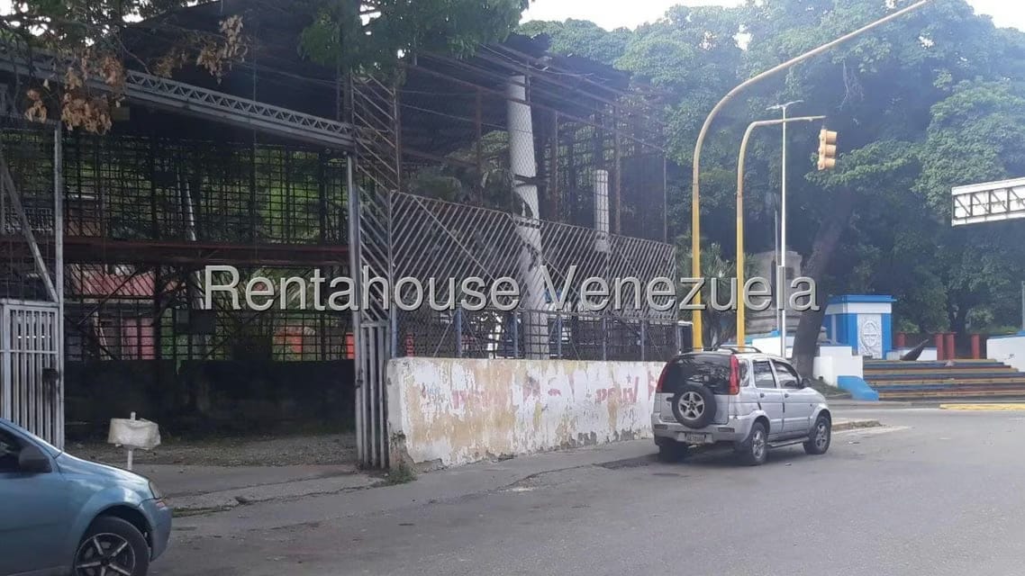Terreno (Comercial) en Venta en San Martin, Distrito Metropolitano - 2