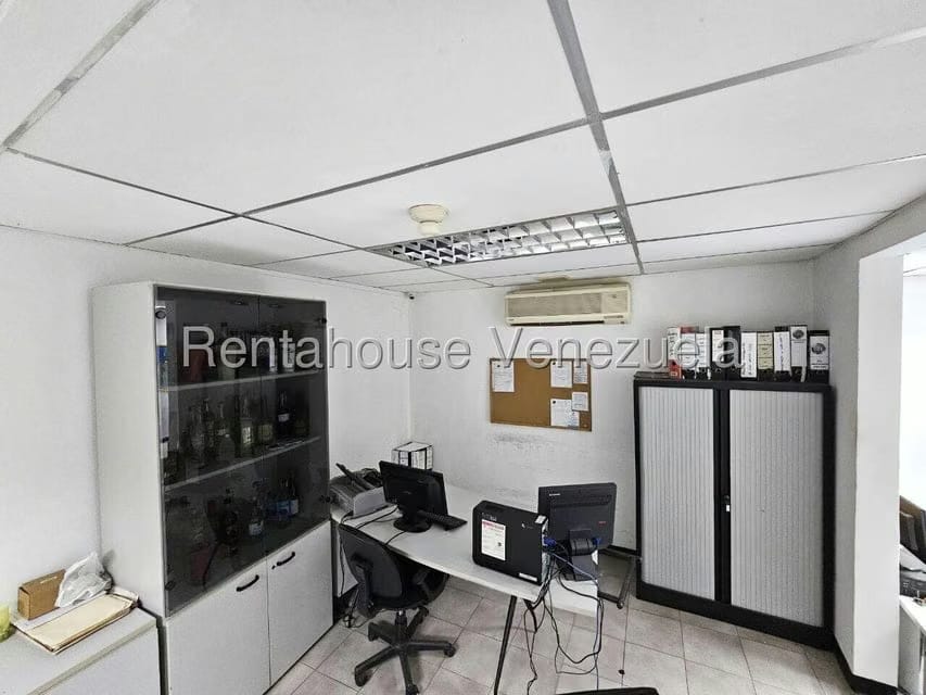 Comercial (Local Comercial) en Venta en La Yaguara, Distrito Metropolitano - 36
