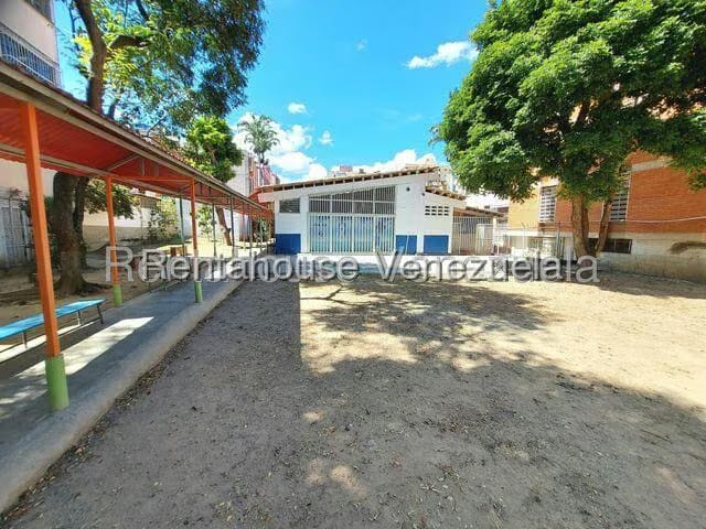 Comercial (Local Comercial) en Venta en Montalban I, Distrito Metropolitano - 3
