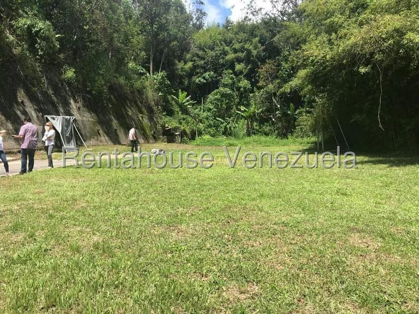 Terreno (Residencial) en Venta en Alto Hatillo, Distrito Metropolitano - 3