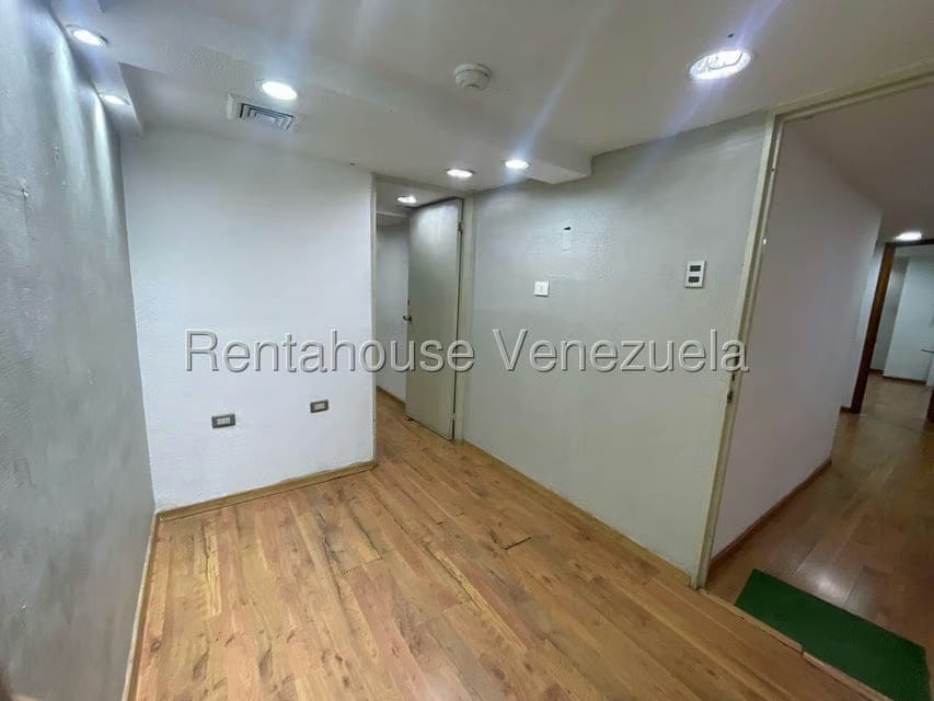 Comercial (Oficina) en Alquiler en Chuao, Distrito Metropolitano - 9