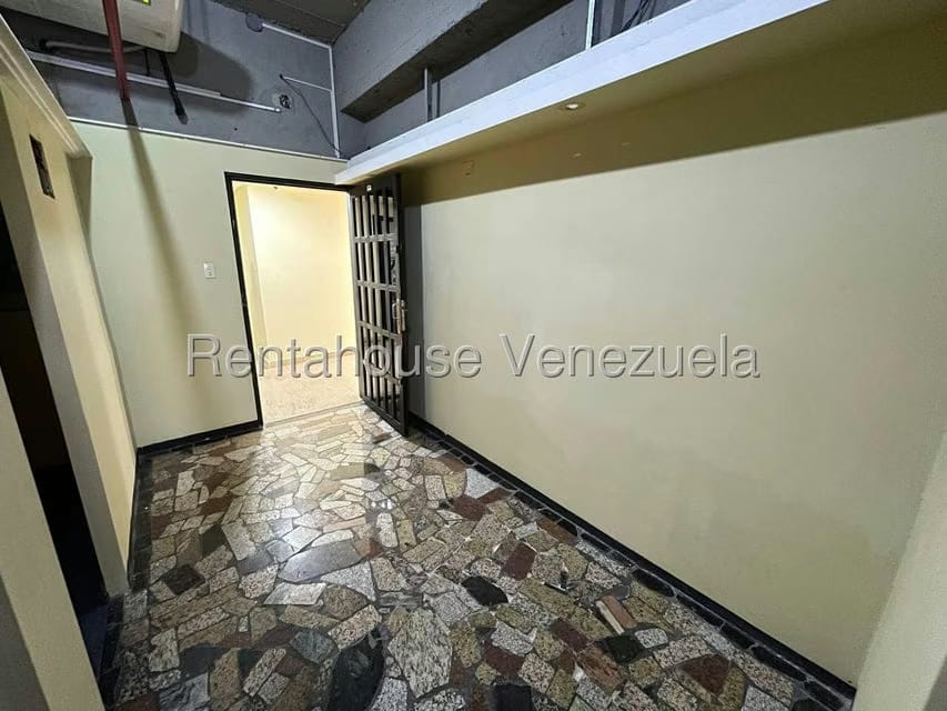 Comercial (Local Comercial) en Alquiler en Avenida Bolivar, Aragua - 12