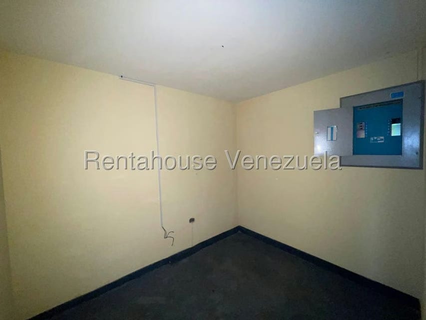 Comercial (Local Comercial) en Alquiler en Avenida Bolivar, Aragua - 4
