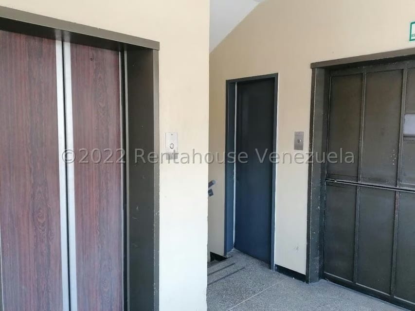 Comercial (Galpon - Deposito) en Alquiler en La Urbina, Distrito Metropolitano - 2