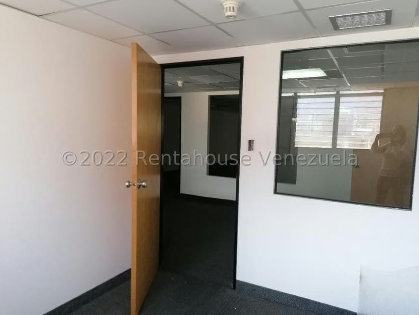 Comercial (Galpon - Deposito) en Alquiler en La Urbina, Distrito Metropolitano - 12