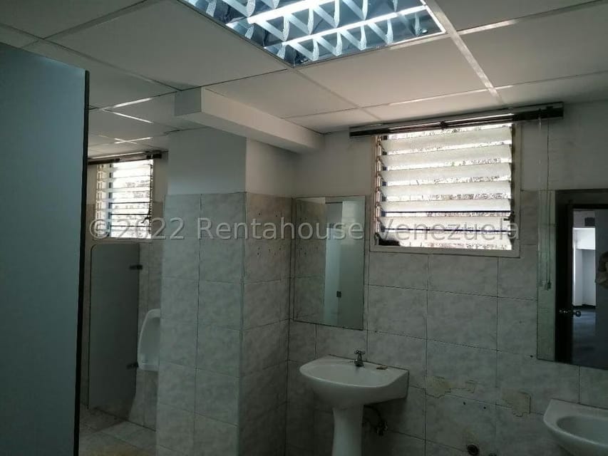 Comercial (Galpon - Deposito) en Alquiler en La Urbina, Distrito Metropolitano - 16