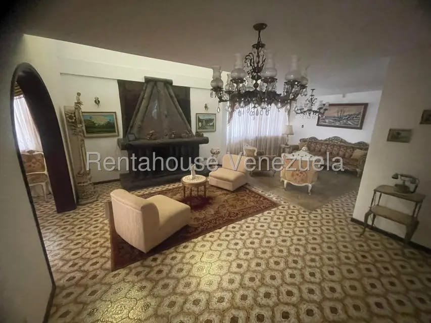 Casa (Multipes Niveles) en Venta en Prados del Este, Distrito Metropolitano - 17