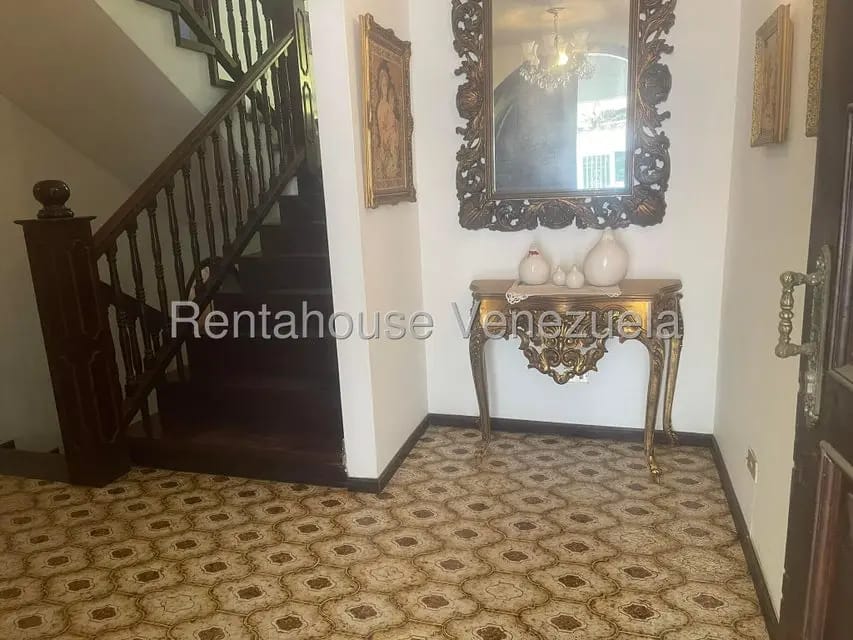 Casa (Multipes Niveles) en Venta en Prados del Este, Distrito Metropolitano - 3