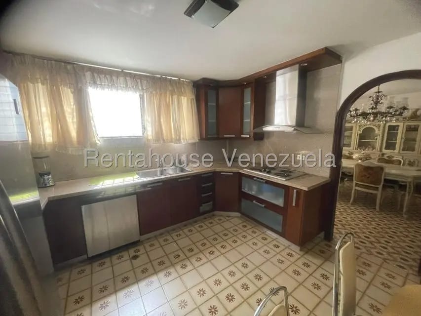 Casa (Multipes Niveles) en Venta en Prados del Este, Distrito Metropolitano - 23