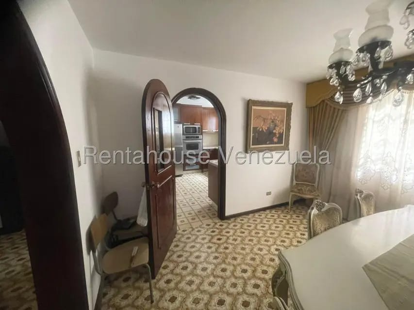 Casa (Multipes Niveles) en Venta en Prados del Este, Distrito Metropolitano - 24