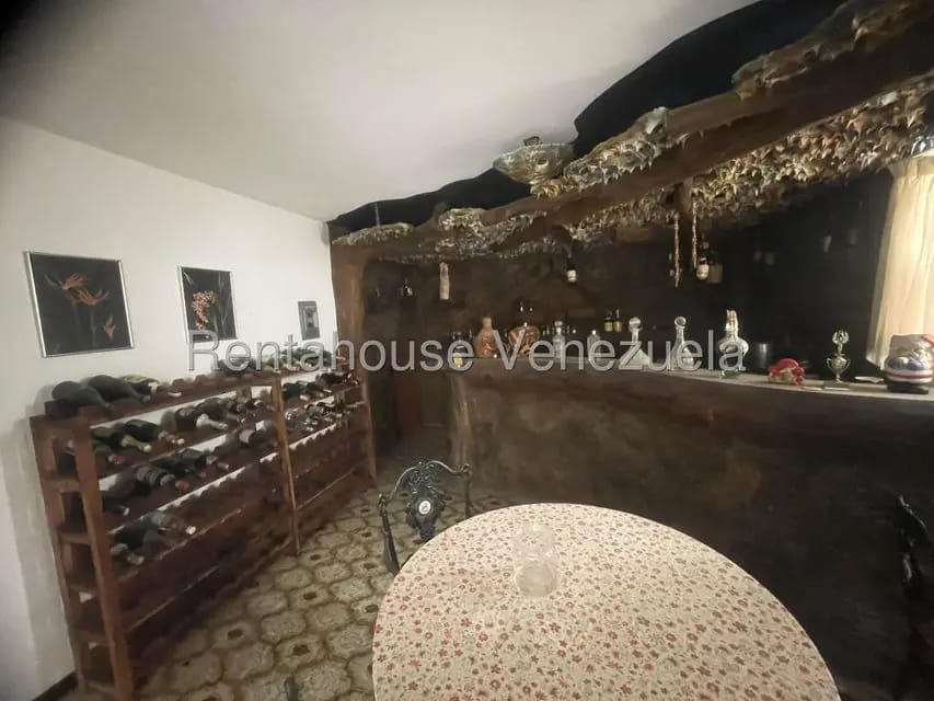 Casa (Multipes Niveles) en Venta en Prados del Este, Distrito Metropolitano - 28