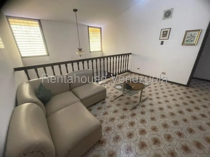 Casa (Multipes Niveles) en Venta en Prados del Este, Distrito Metropolitano - 4