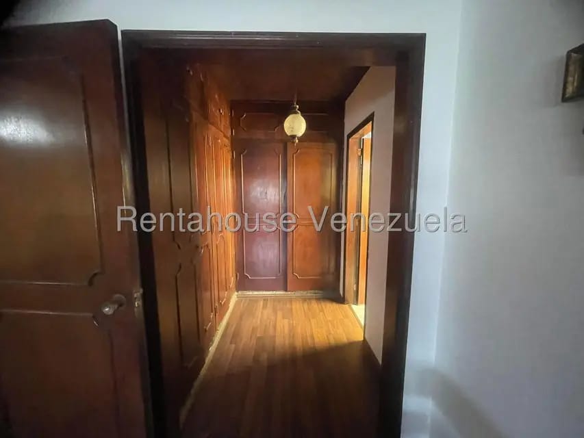 Casa (Multipes Niveles) en Venta en Prados del Este, Distrito Metropolitano - 8