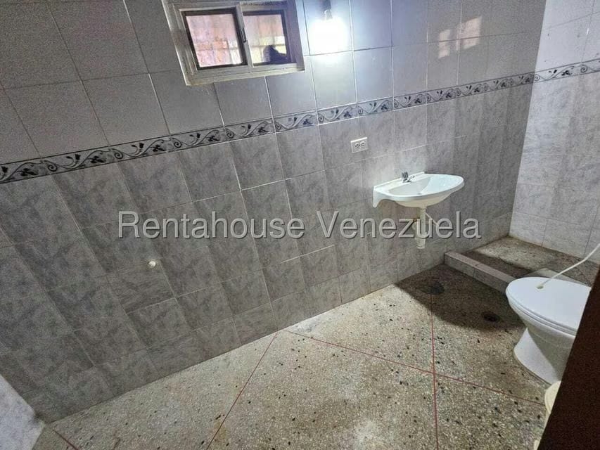 Casa (1 Nivel) en Alquiler en Centro, Falcon - 4