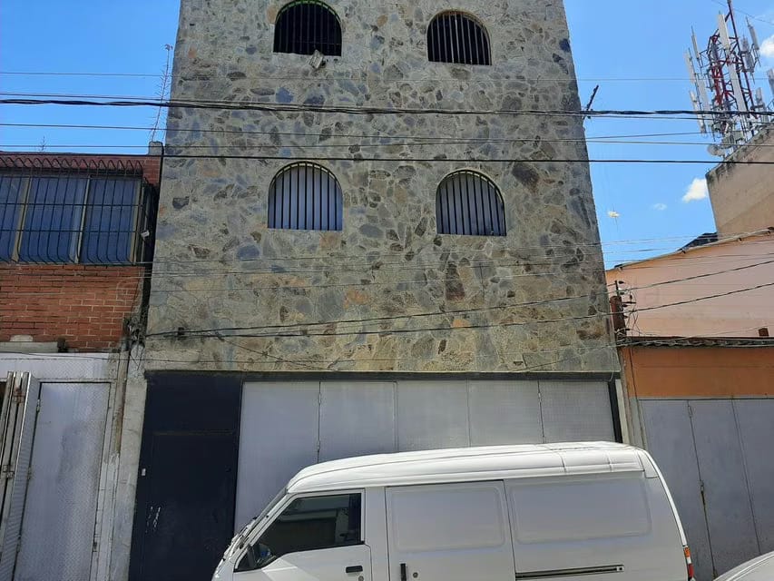 Comercial (Edificio) en Venta en Cementerio, Distrito Metropolitano