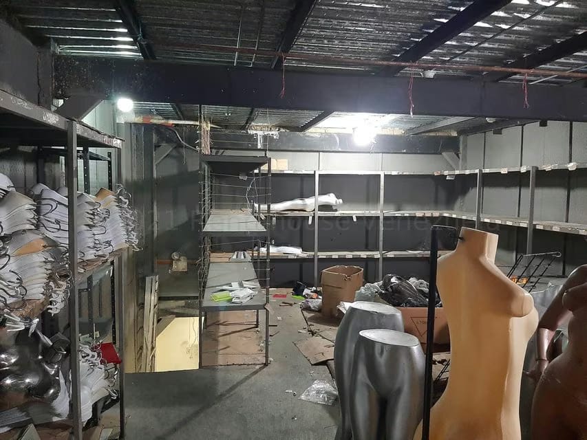 Comercial (Edificio) en Venta en Cementerio, Distrito Metropolitano - 16
