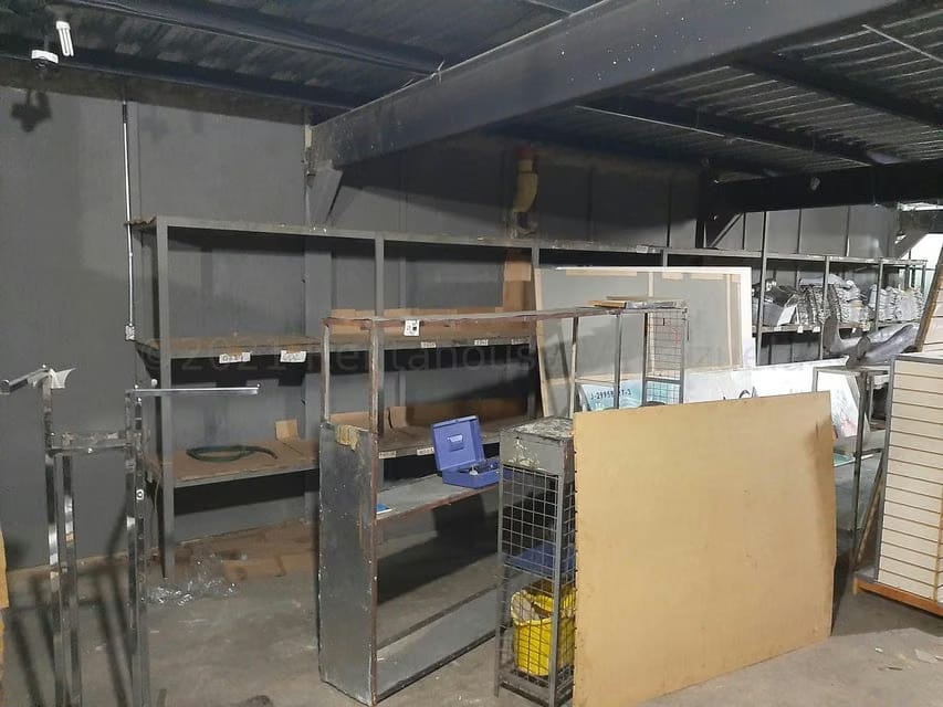 Comercial (Edificio) en Venta en Cementerio, Distrito Metropolitano - 17