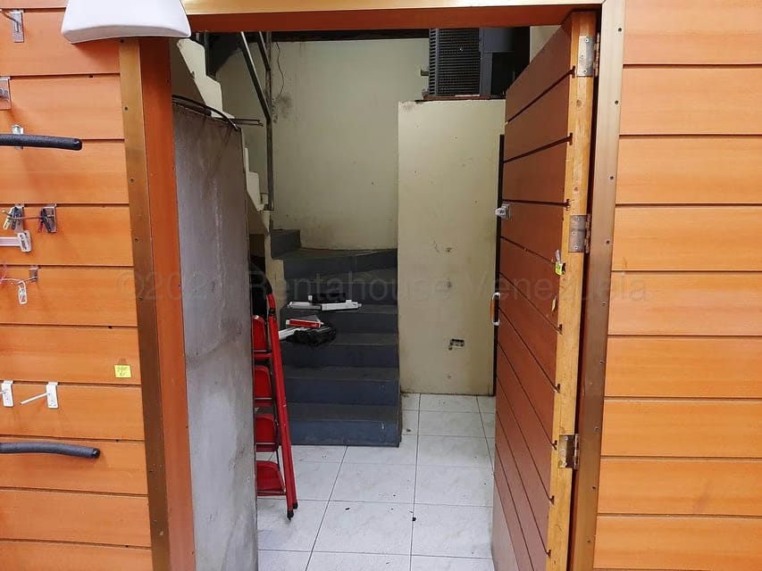 Comercial (Edificio) en Venta en Cementerio, Distrito Metropolitano - 9