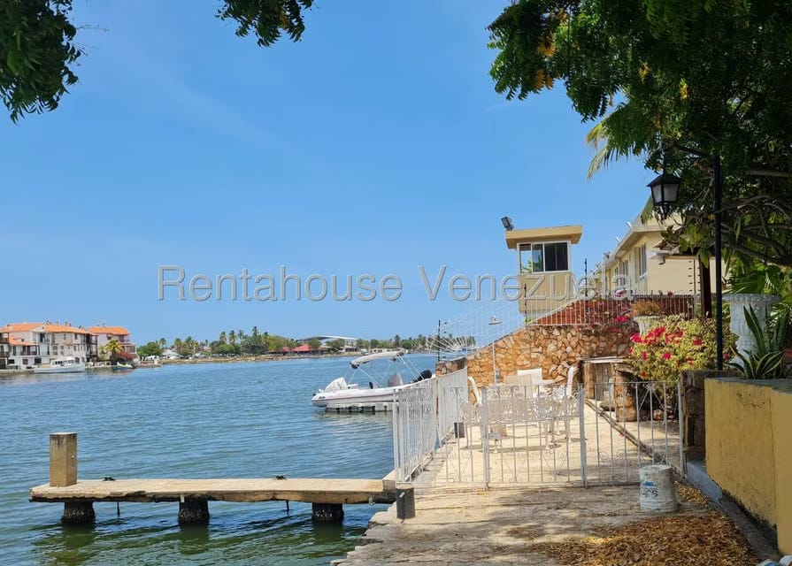 Casa (Colonial) en Venta en Complejo Turistico El Morro, Anzoategui - 38
