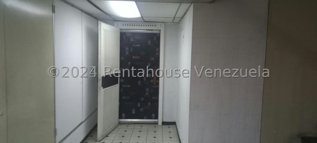Comercial (Oficina) en Alquiler en Parroquia Catedral, Distrito Metropolitano - 2
