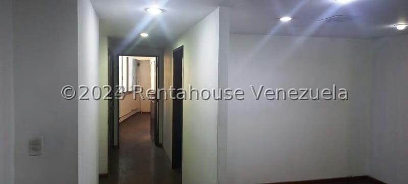 Comercial (Oficina) en Alquiler en Parroquia Catedral, Distrito Metropolitano - 4