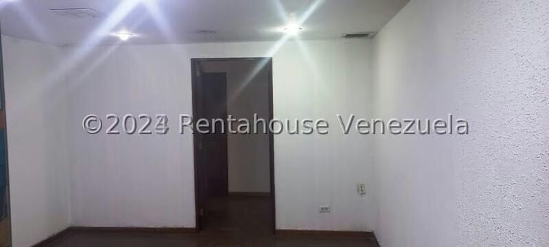 Comercial (Oficina) en Alquiler en Parroquia Catedral, Distrito Metropolitano - 7