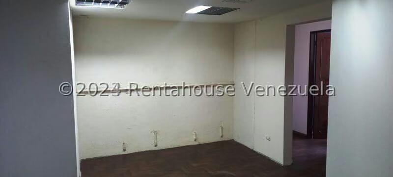 Comercial (Oficina) en Alquiler en Parroquia Catedral, Distrito Metropolitano - 9