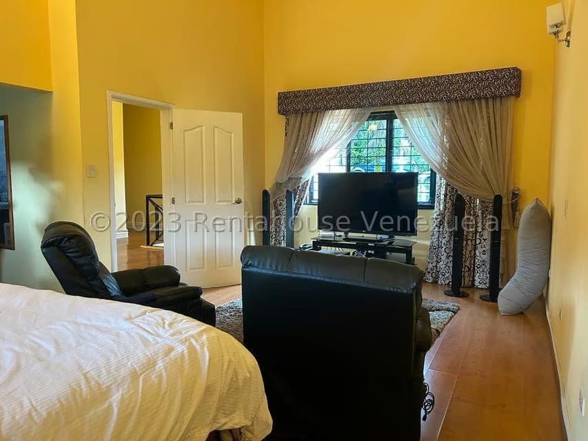 Casa (Multipes Niveles) en Venta en Monte Claro, Distrito Metropolitano - 24