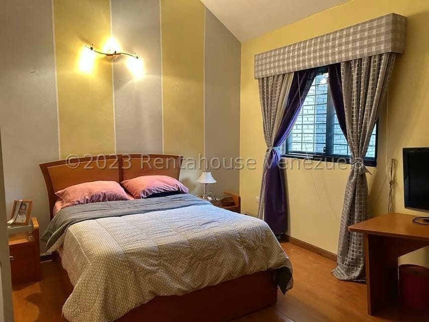 Casa (Multipes Niveles) en Venta en Monte Claro, Distrito Metropolitano - 25