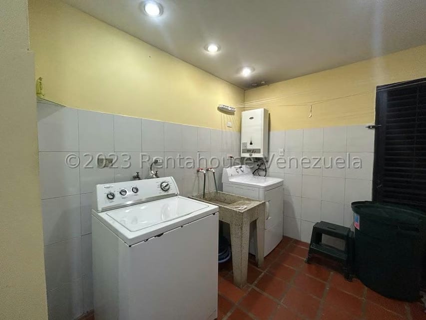 Casa (Multipes Niveles) en Venta en Monte Claro, Distrito Metropolitano - 41